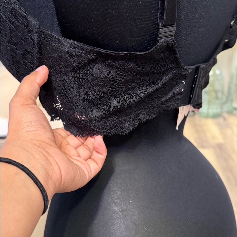 Victoria's Secret Black Lace Push-Up Bra with Sparkle Straps - Picture 8 of 9